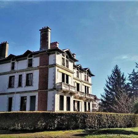 23 Avenue Du 8 Mai 1945 *