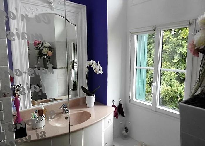 23 Avenue Du 8 Mai 1945 *